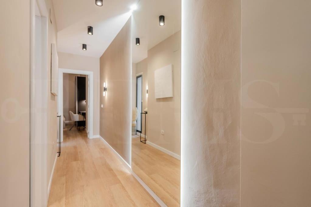 Contemporary Minimalist Apartment By Rems Málaga Dış mekan fotoğraf