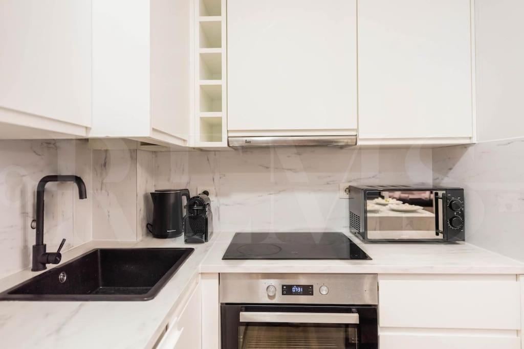 Contemporary Minimalist Apartment By Rems Málaga Dış mekan fotoğraf