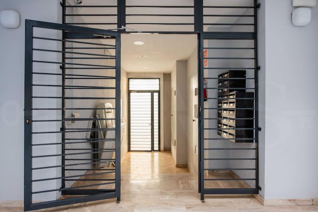 Contemporary Minimalist Apartment By Rems Málaga Dış mekan fotoğraf