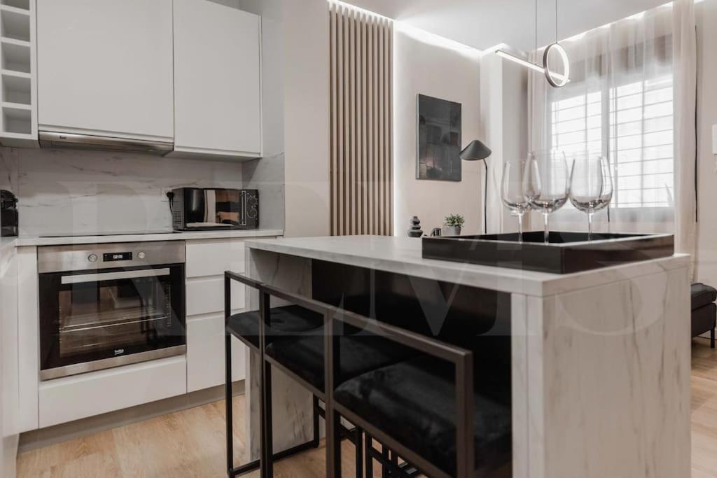 Contemporary Minimalist Apartment By Rems Málaga Dış mekan fotoğraf