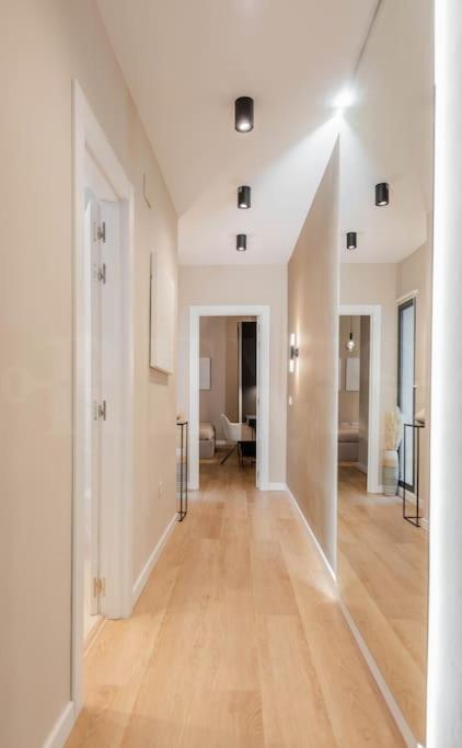 Contemporary Minimalist Apartment By Rems Málaga Dış mekan fotoğraf
