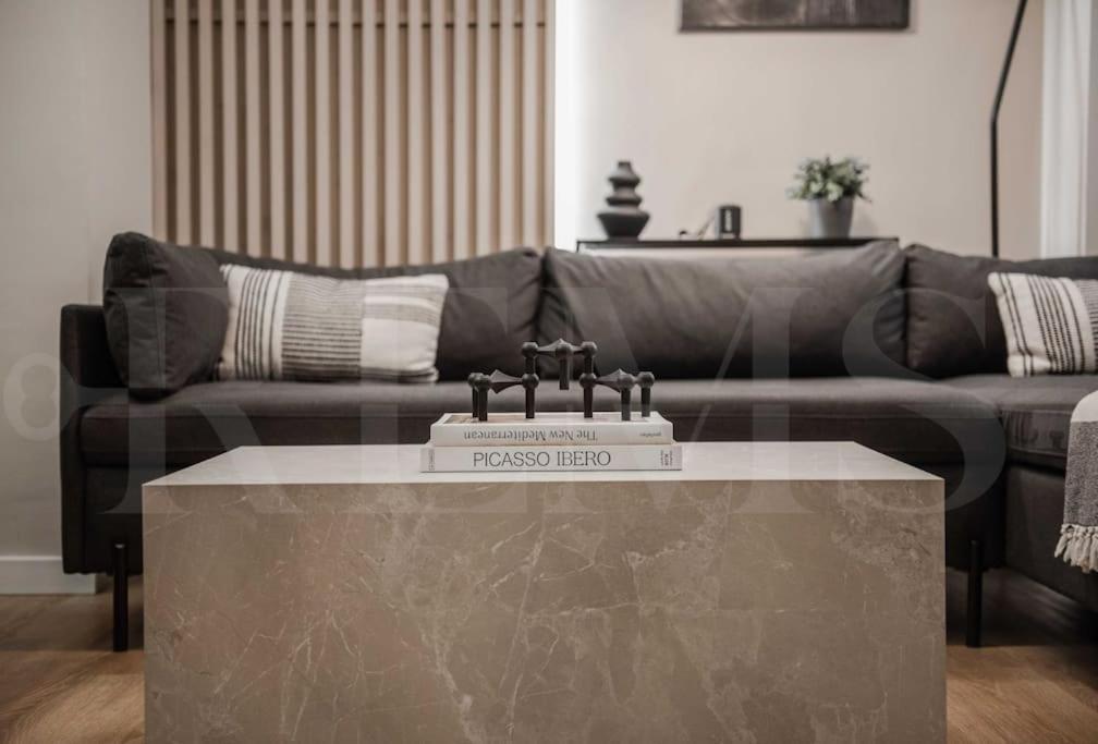 Contemporary Minimalist Apartment By Rems Málaga Dış mekan fotoğraf