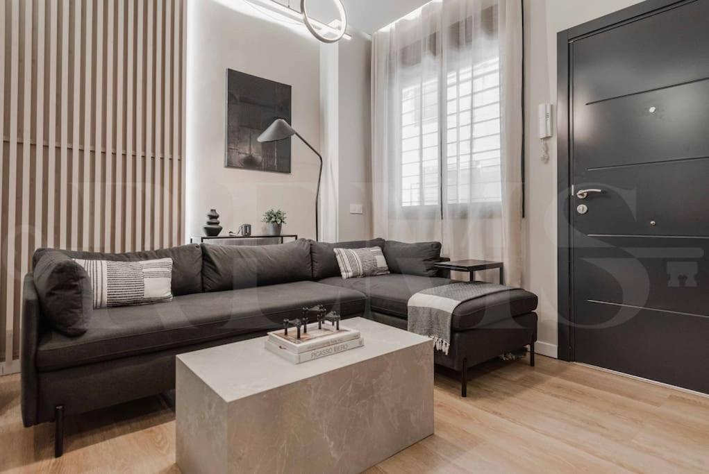 Contemporary Minimalist Apartment By Rems Málaga Dış mekan fotoğraf