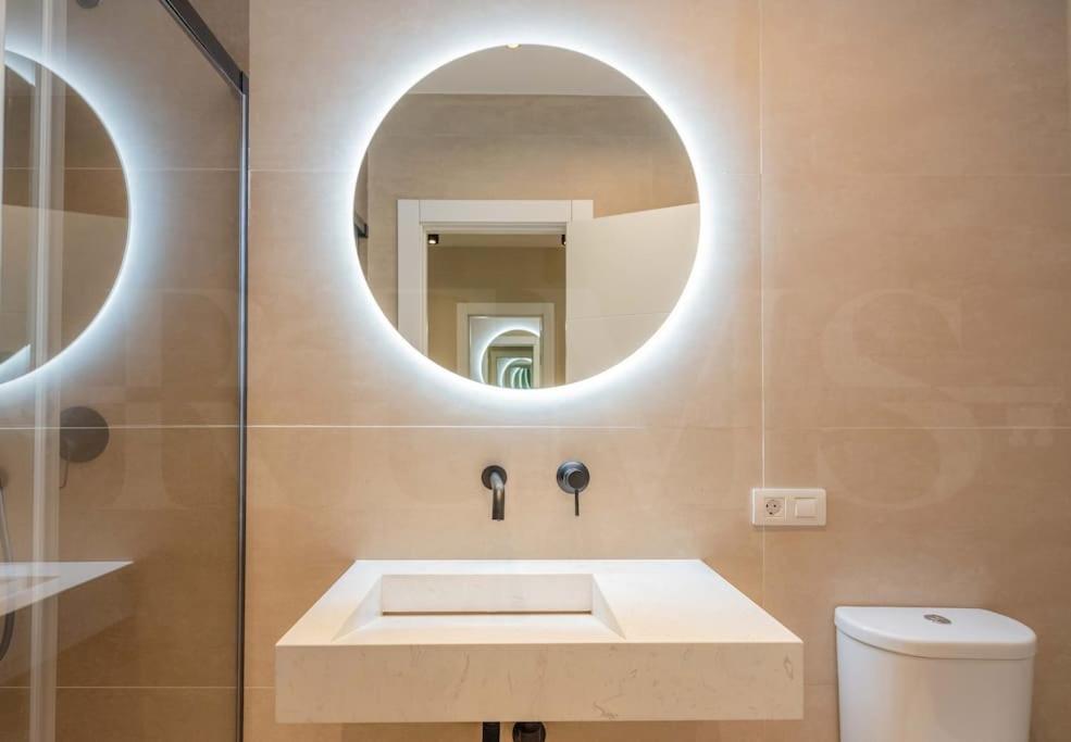 Contemporary Minimalist Apartment By Rems Málaga Dış mekan fotoğraf
