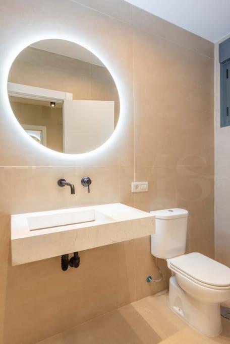 Contemporary Minimalist Apartment By Rems Málaga Dış mekan fotoğraf